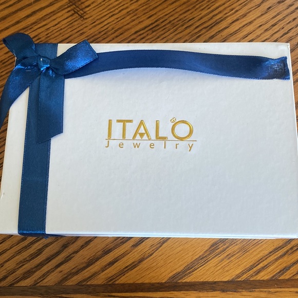 Italo Heart Necklace - Picture 5 of 5